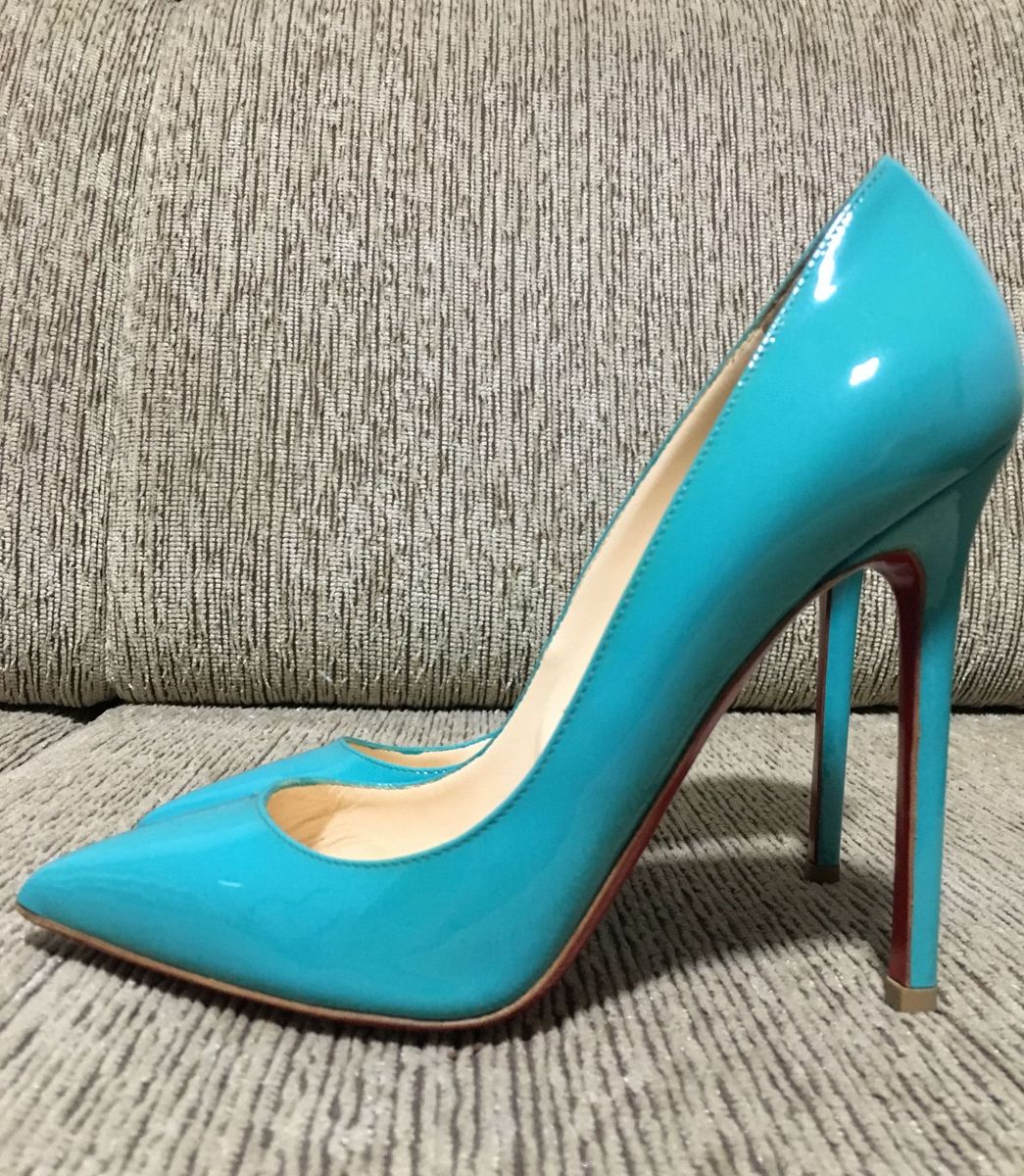 louboutin sapato feminino