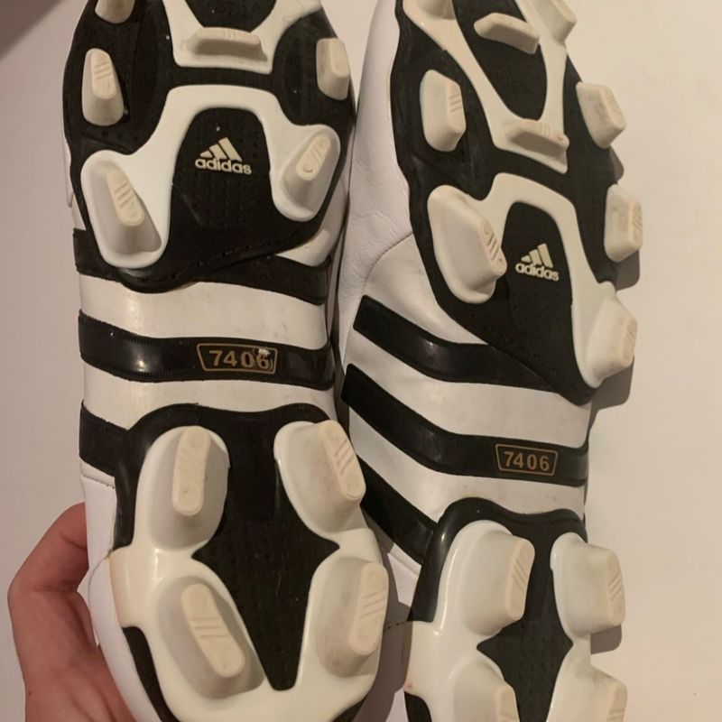 Chuteira adidas adipure store couro de canguru