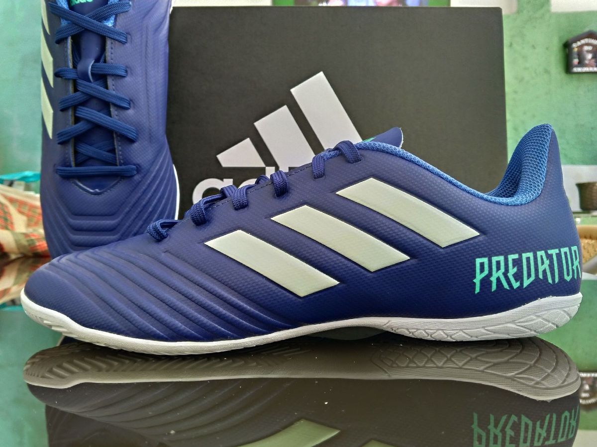 chuteira da adidas de quadra