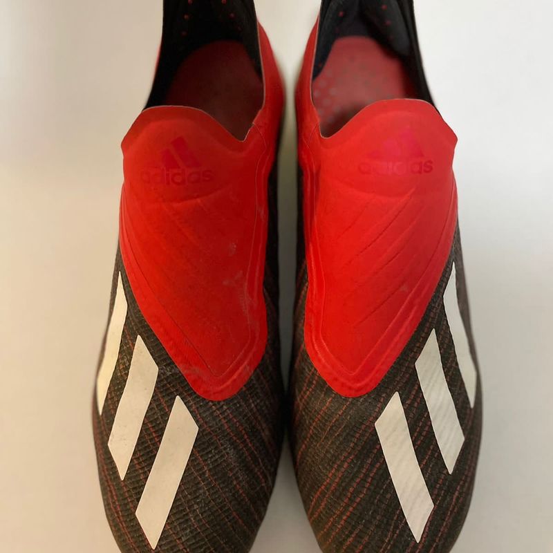 Chuteira 2024 adidas x18