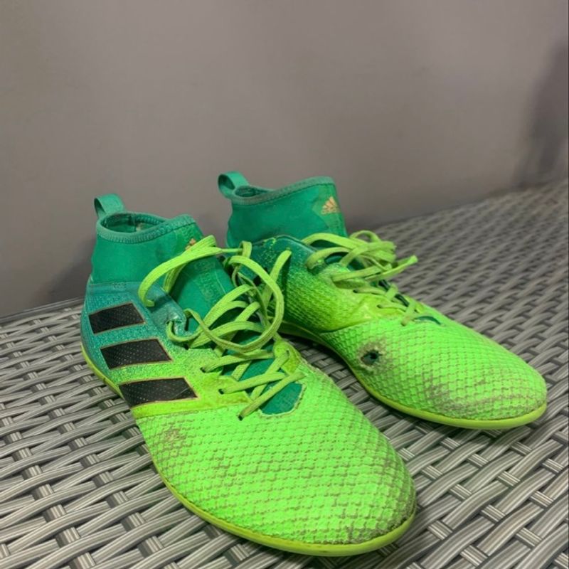 Chuteira adidas 2024 com botinha