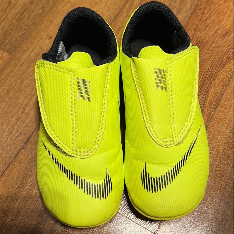 Chuteira Campo Infantil Nike Tamanho 25 Verde Neon Velcro Calçado  Infantil para Meninos Nike Usado 91780629 enjoei