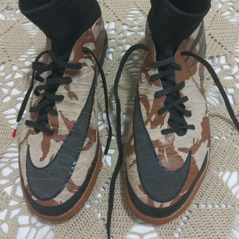 Chuteira store nike camuflada