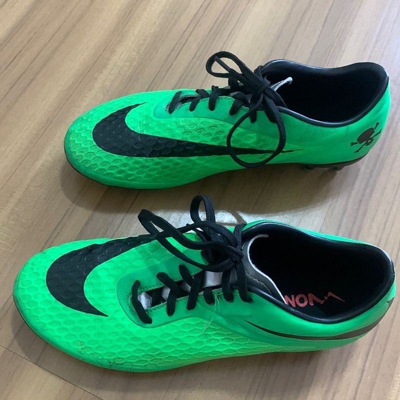 Chuteira de store campo nike hypervenom