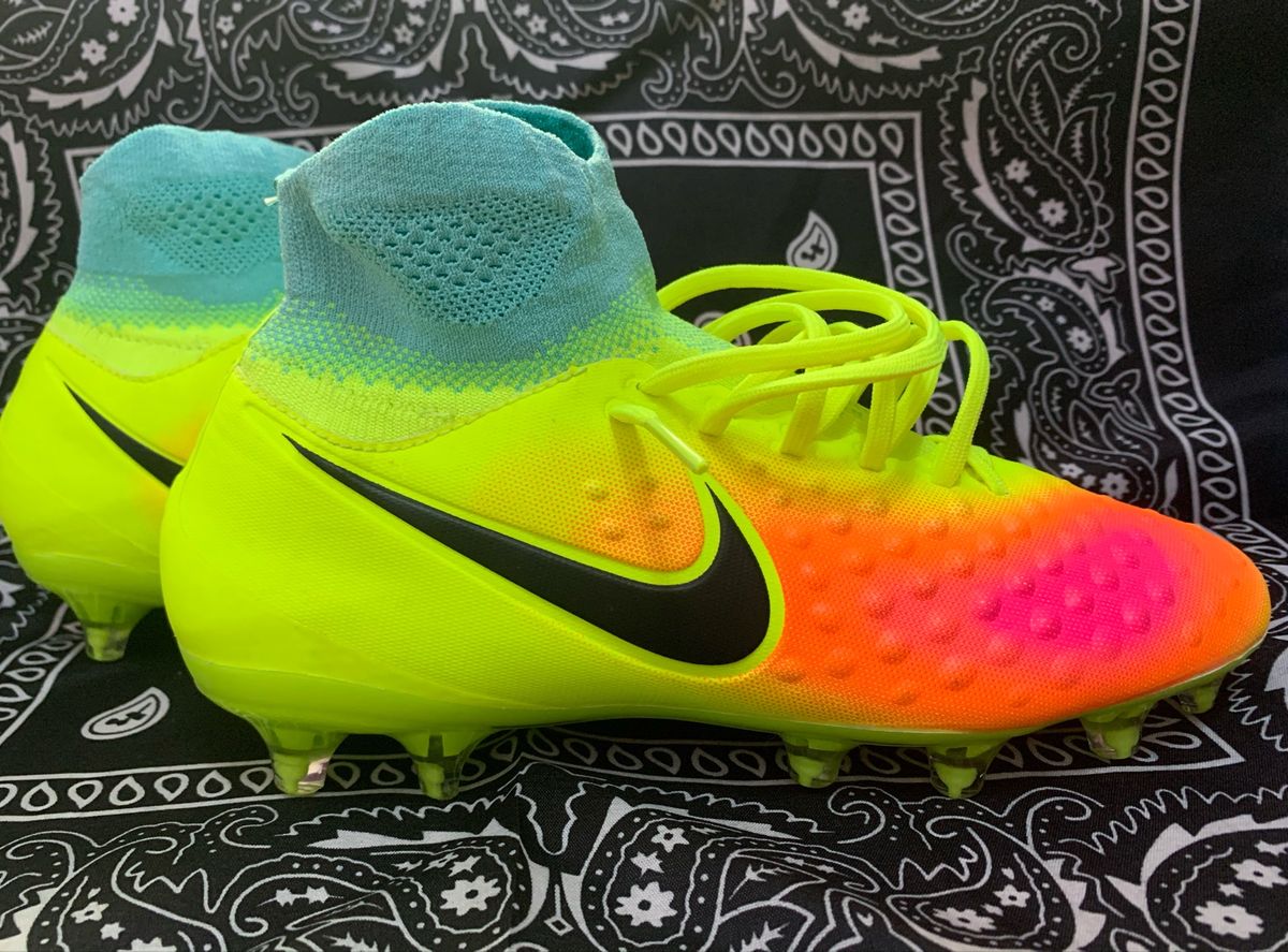 Chuteira magista da store nike