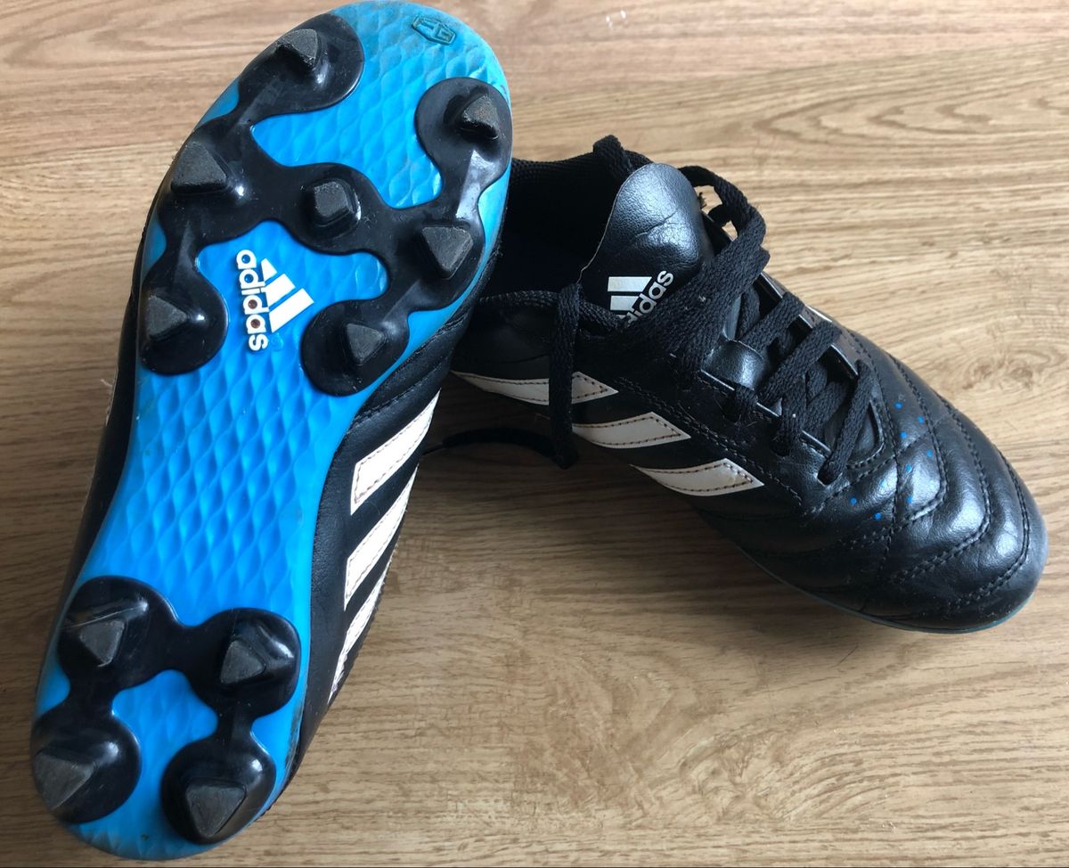 chuteira de cravo da adidas