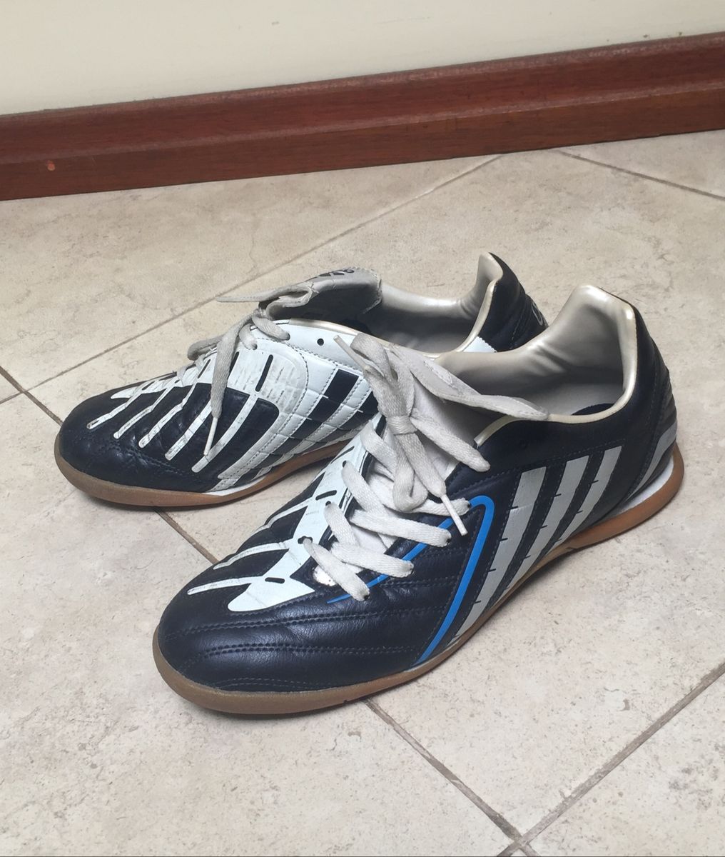 tenis adidas futebol