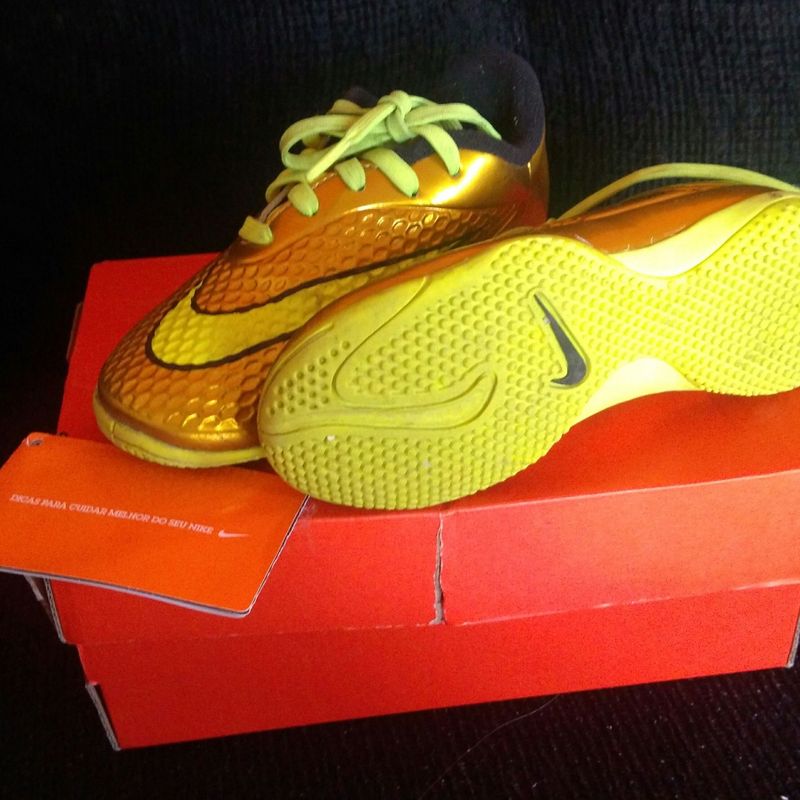 Hypervenom 2024 dourada futsal