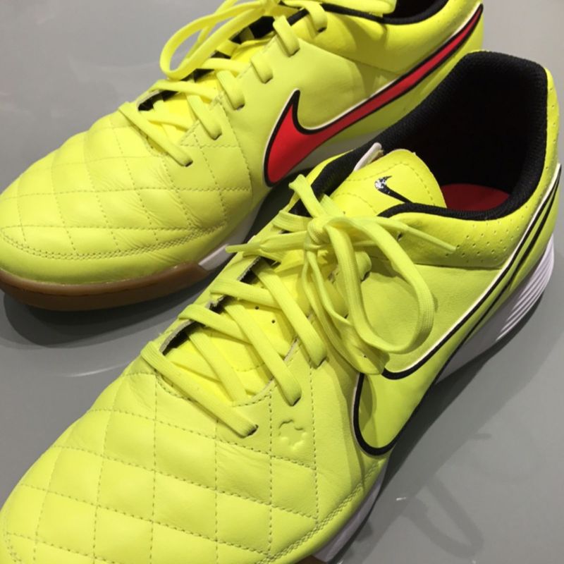 Nike tiempo store neon yellow