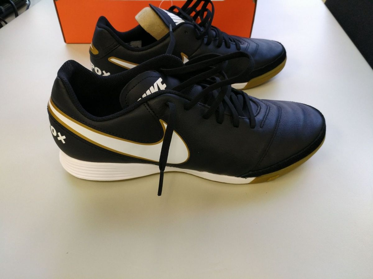 tênis de futsal nike tiempo