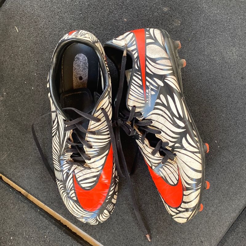 Chuteira hypervenom hot sale campo profissional