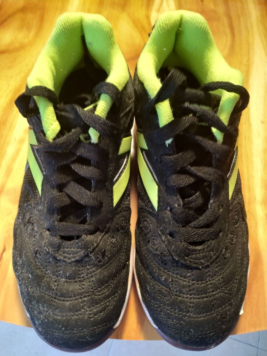 chuteira kelme