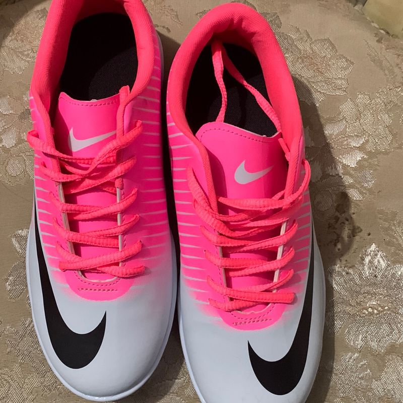 Chuteira de futsal nike hot sale rosa