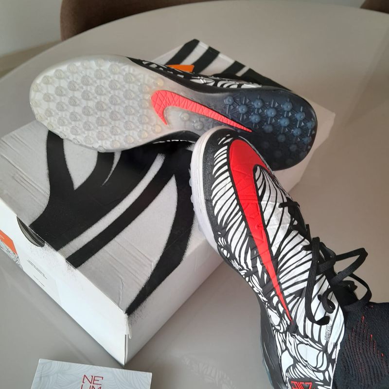 Chuteira nike 2024 hypervenomx society