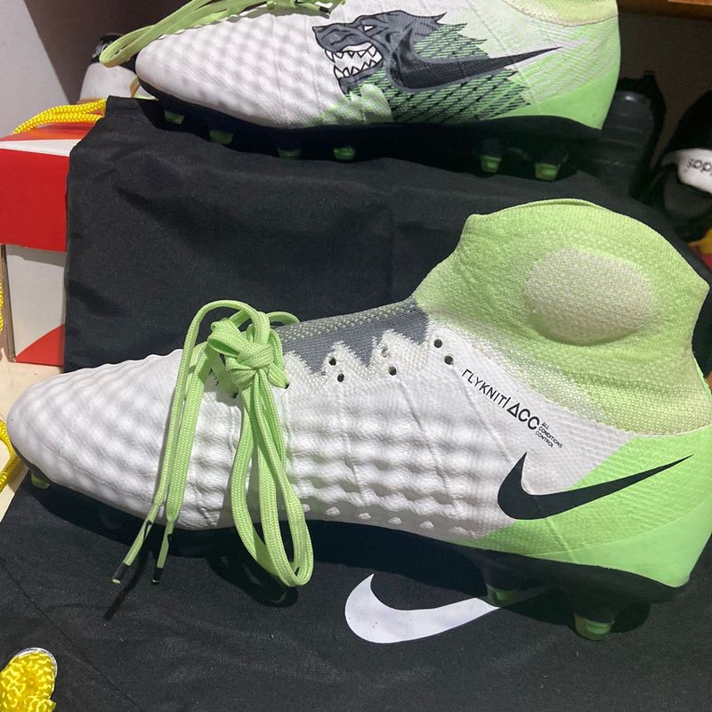 Chuteira store nike magista