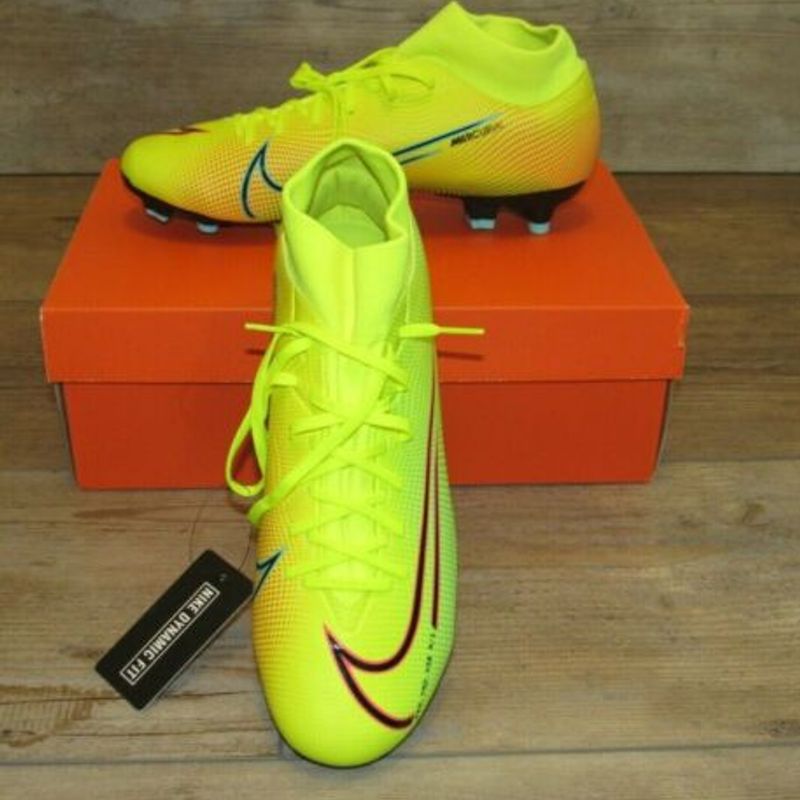 Nike store mercurial 42.5