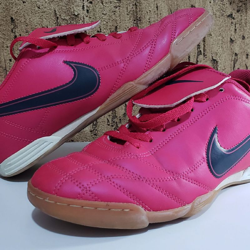 Chuteira nike 2024 rosa pink