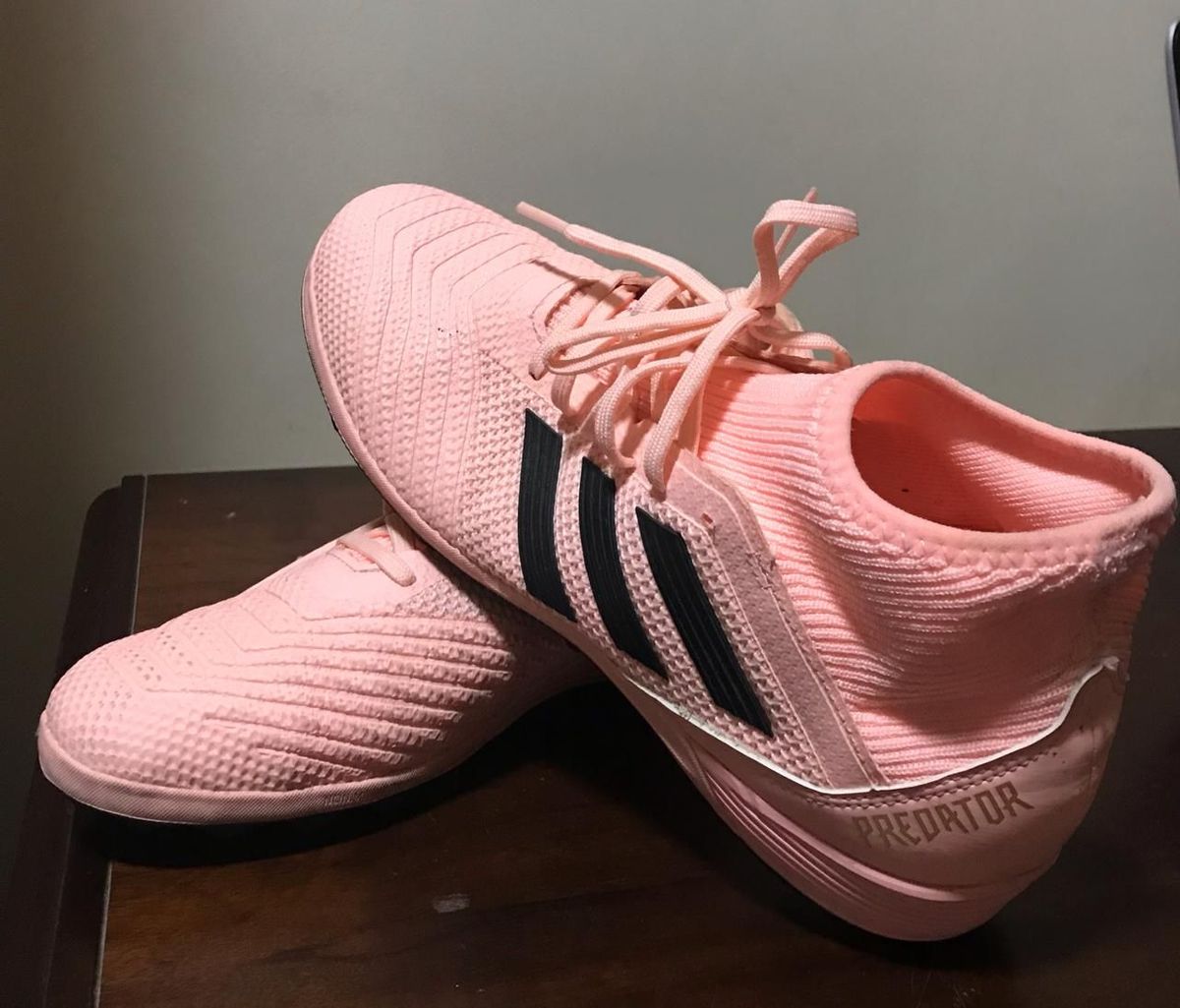 Chuteira campo store adidas predator rosa