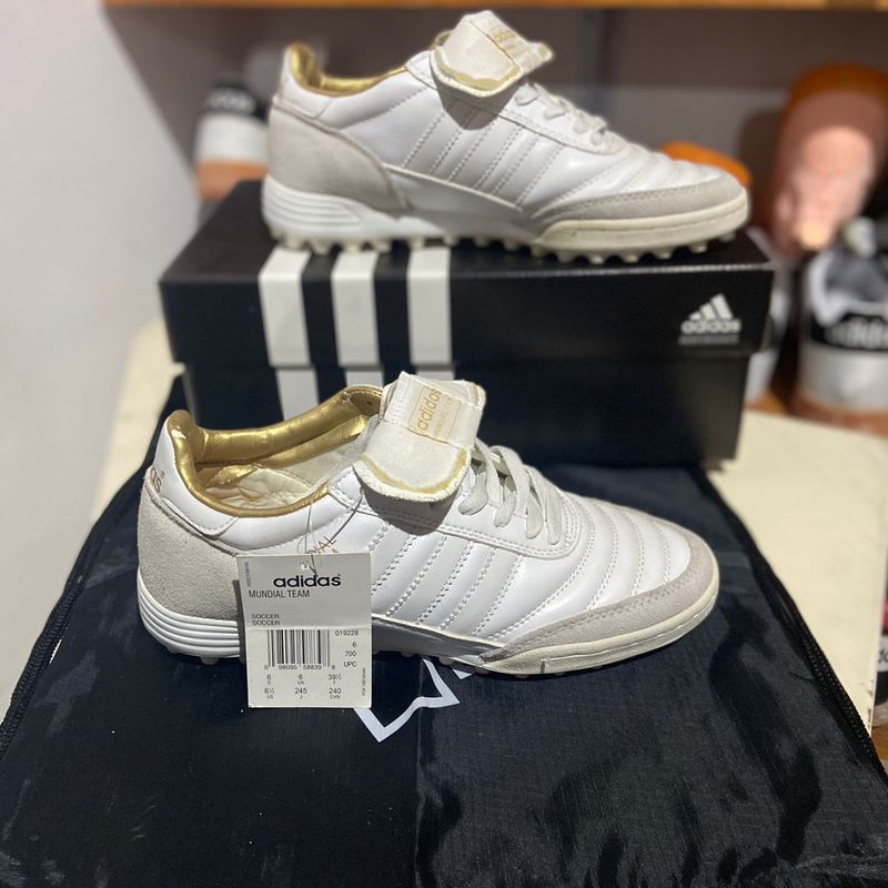 Chuteira adidas best sale couro de canguru