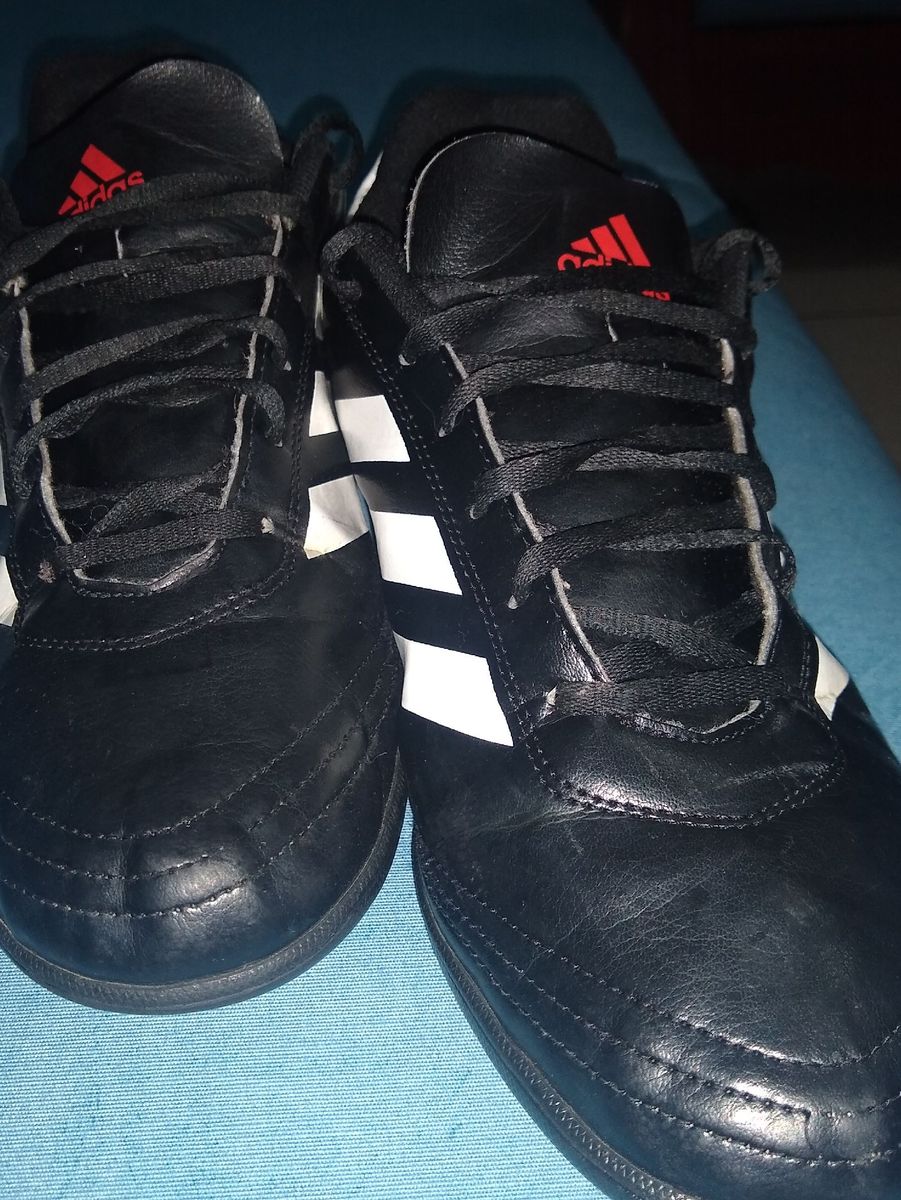 chuteira adidas couro society