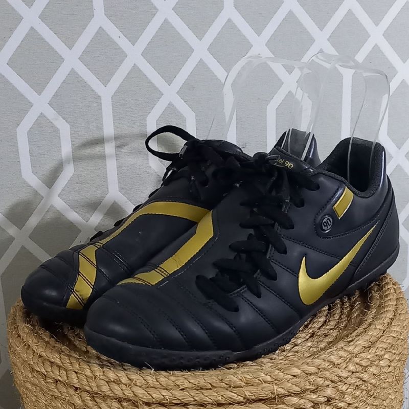 Chuteira society nike tamanho 2024 40