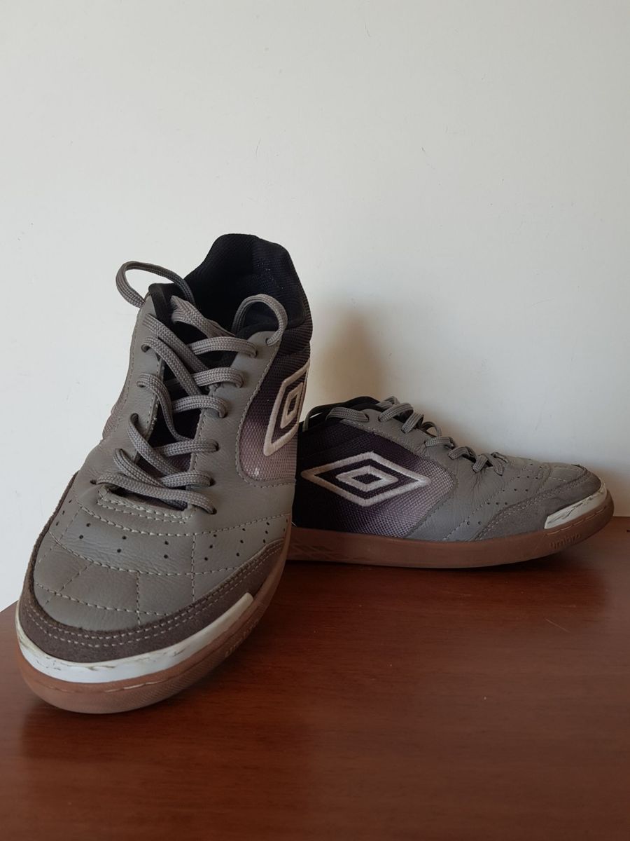 chuteira umbro box pro