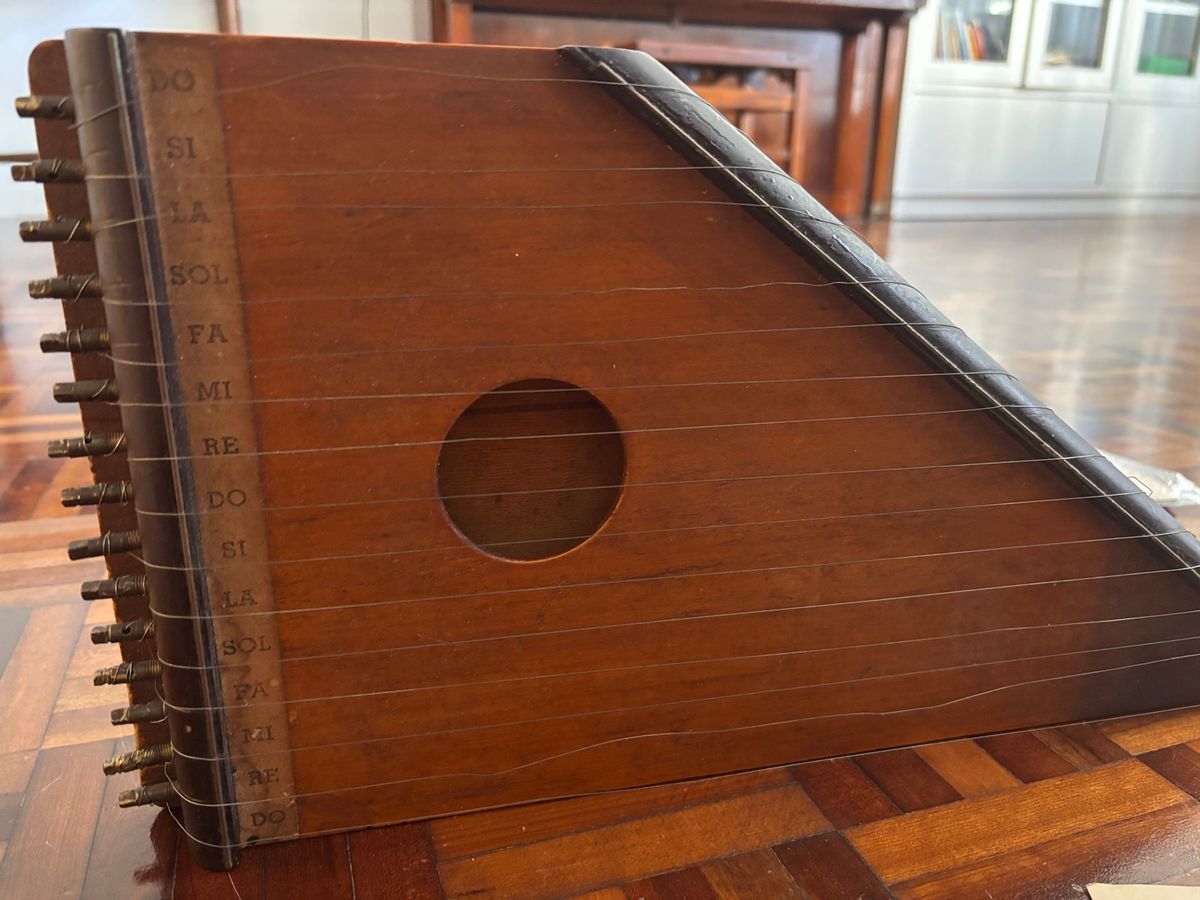 Citara (mini Harpa) de 15 Cordas + Partituras | Item de Música Usado ...