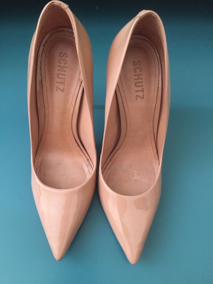 schutz scarpin nude