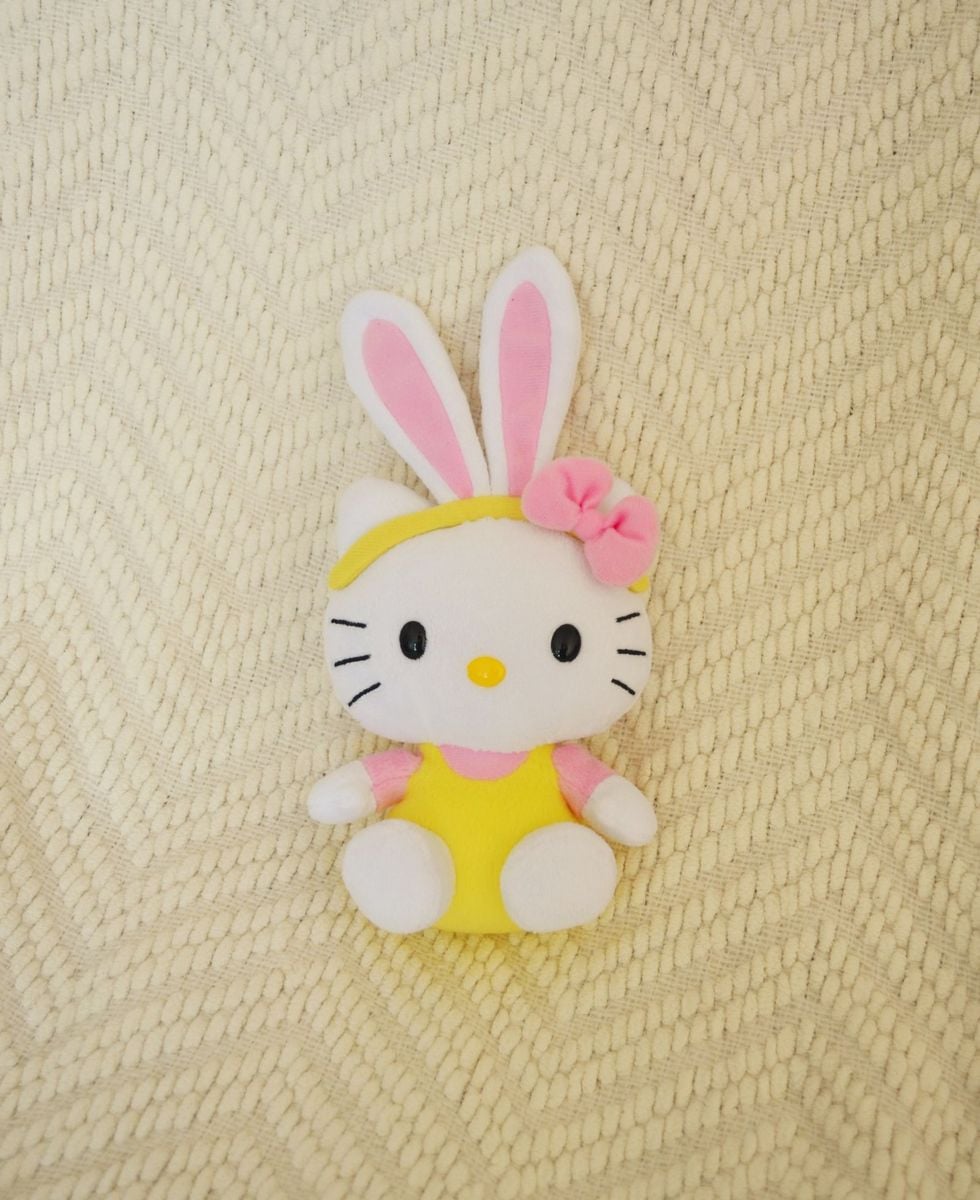 Coelhinha Hello Kitty | Pelúcia Sanrio Nunca Usado 15798435 | enjoei