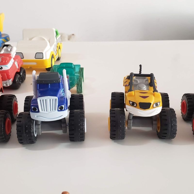 Coleção 100 Carrinhos Usados - Hot Wheels, Carros, Mcqueen, Blaze,  Playmobil, Brinquedo para Bebês Mattel Usado 88670449