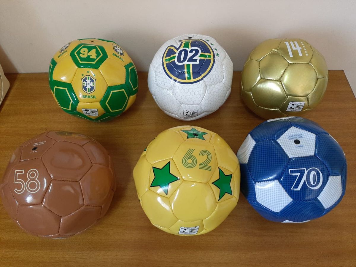 Coleção de Bolas da Copa do Mundo Item p/ Esporte e Outdoor Cbf Nunca Usado 43797651 enjoei