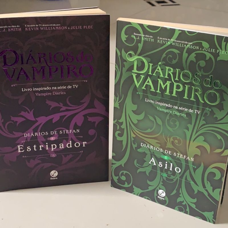 Kit 5 livros diarios de um vampiro Diários de Stefan em Promoção na  Americanas