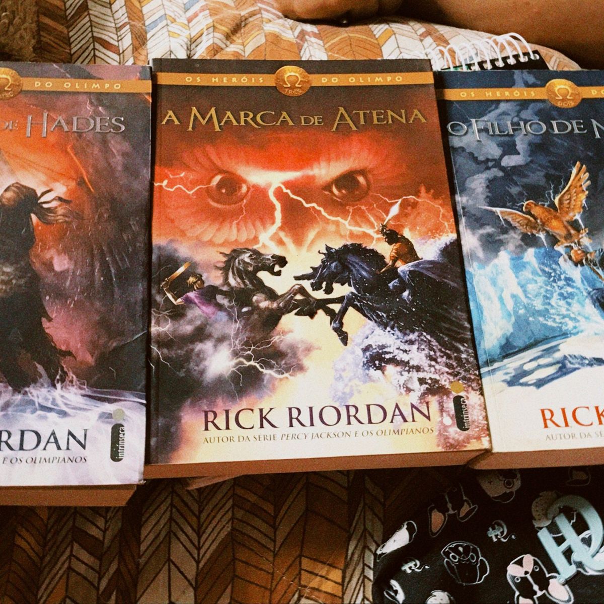 Coleção do Rick Riordan ( Autor da Série Percy Jackson e Os Olimpianos) Livro Intrinseca Usado