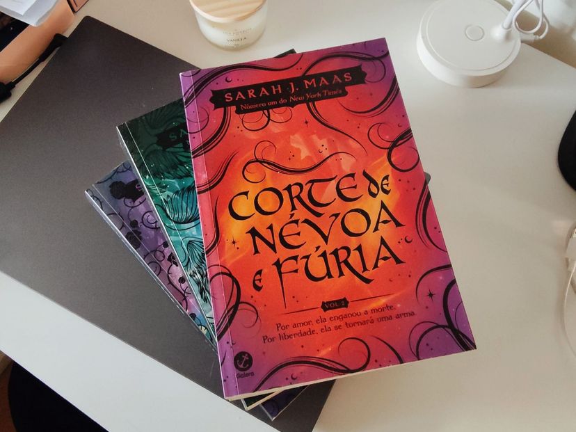 Coleção Livros Acotar | Corte de Espinhos e Rosas | Livro Galera Nunca ...