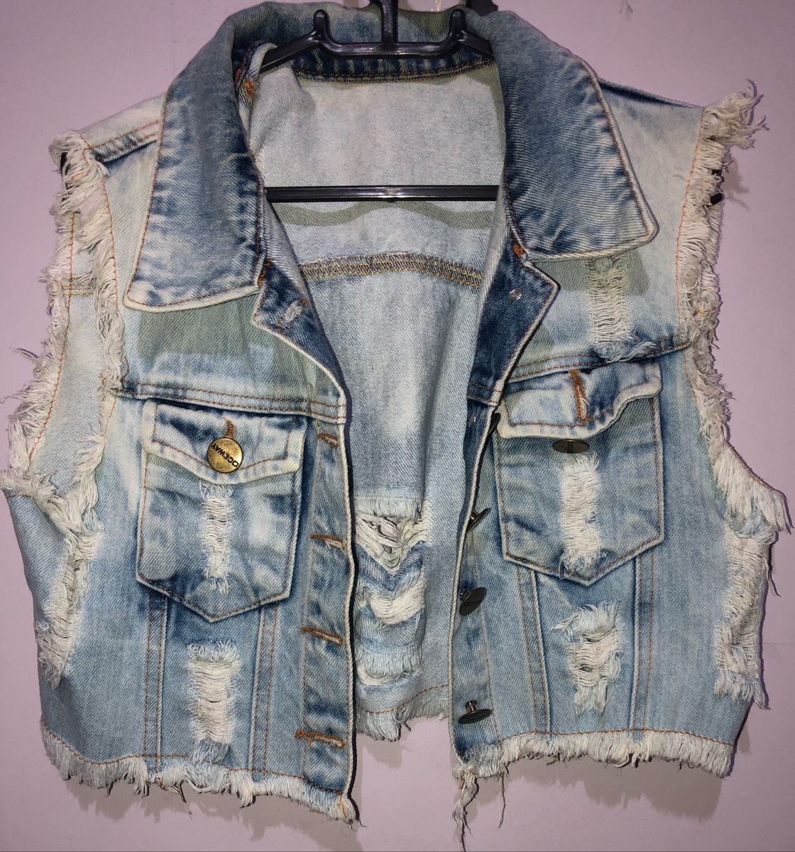 colete jeans rasgado
