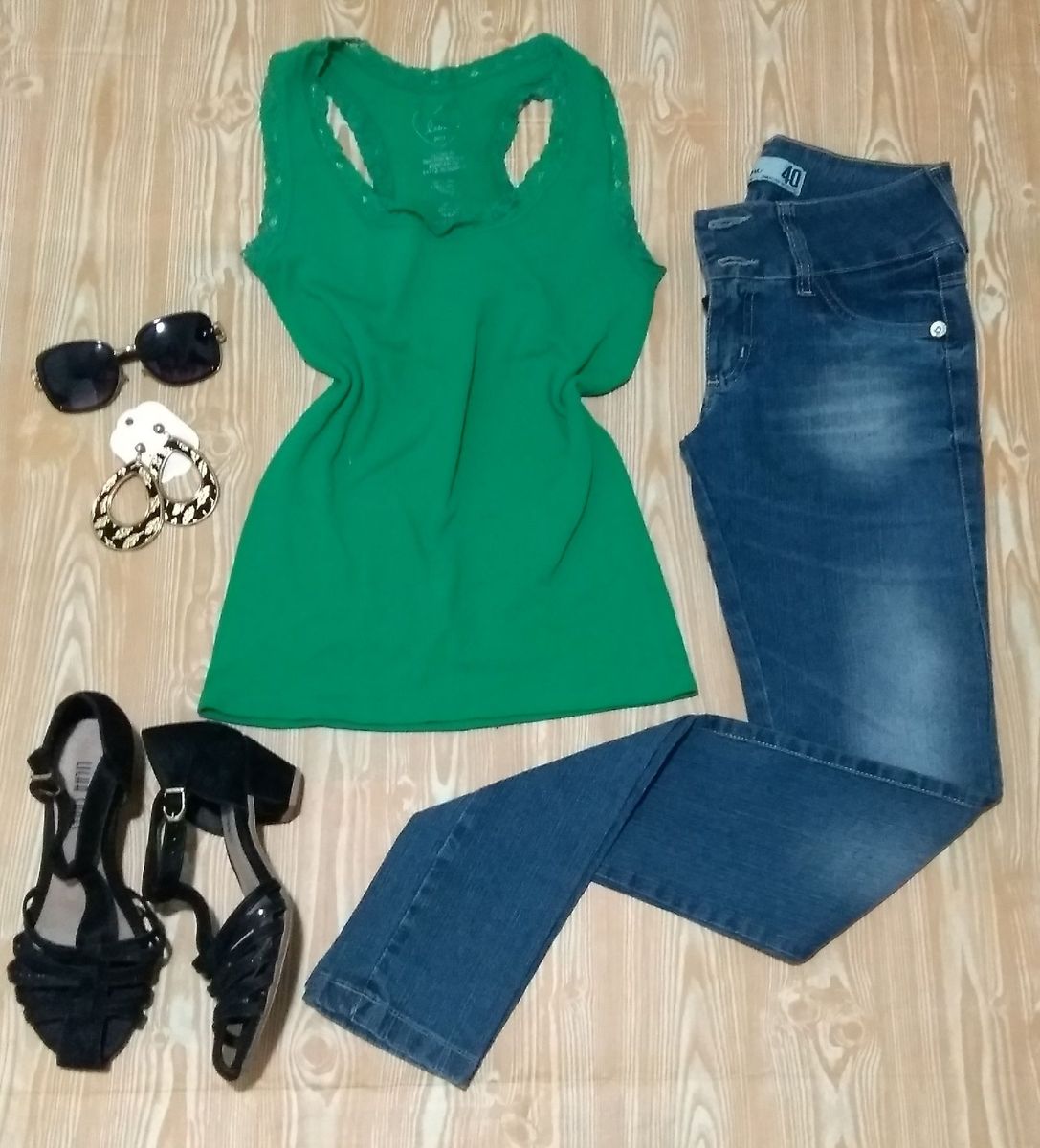 calça preta com blusa verde
