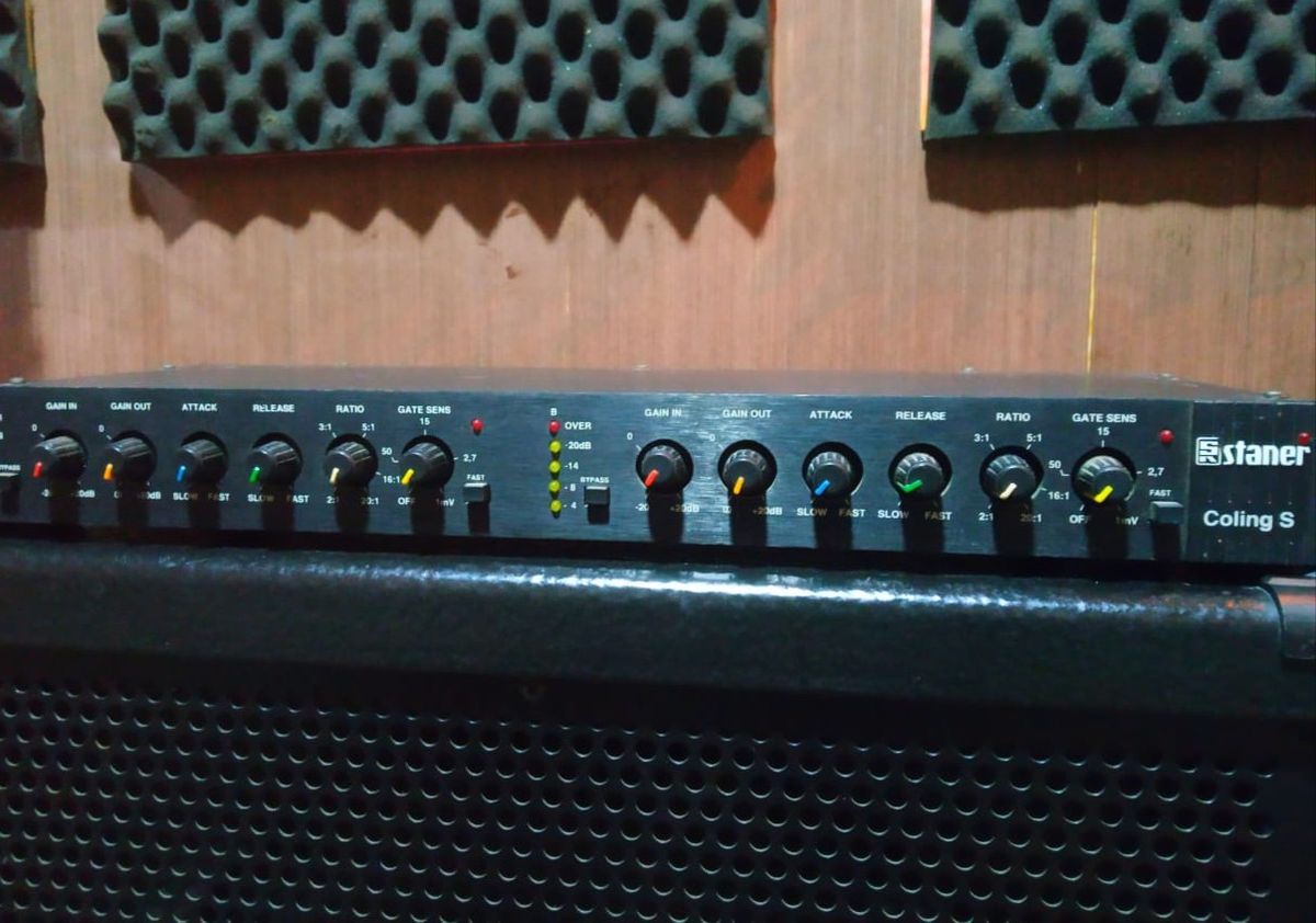 Compressor de Audio 2 Canais Item Info & Eletro Staner Usado 74937253 enjoei