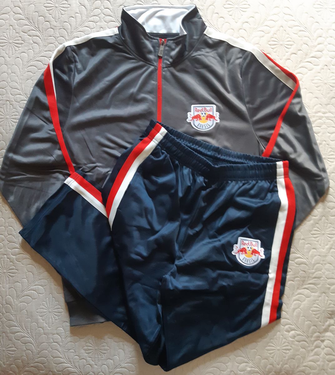 agasalho red bull