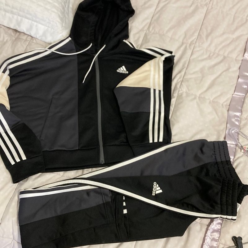 Conjunto adidas store calça e blusa