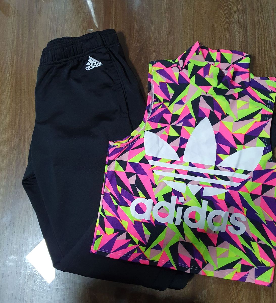 calça cropped adidas