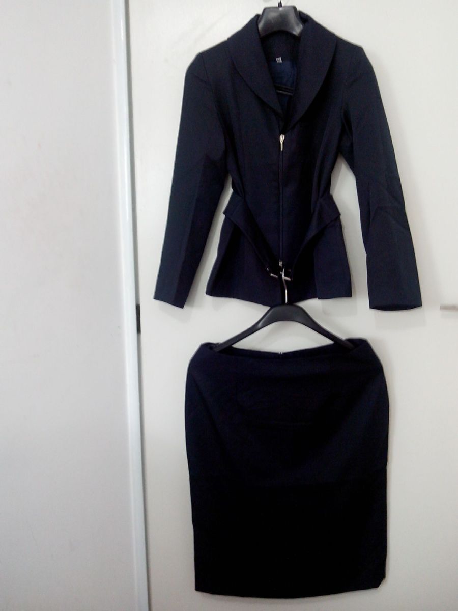 conjunto de saia e blazer azul marinho