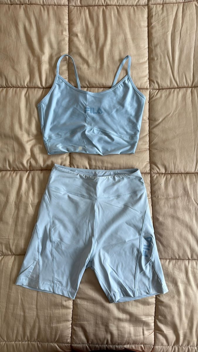 Conjunto Bermuda e Top Fila Tamanho M Azul Bebe Fila Usado