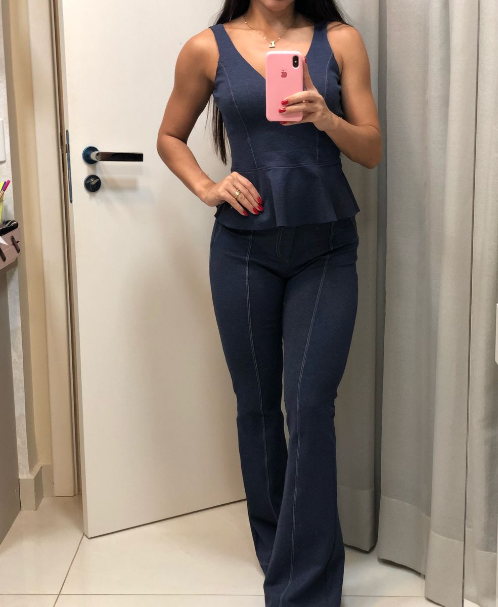 conjunto calça flare e blusa peplum