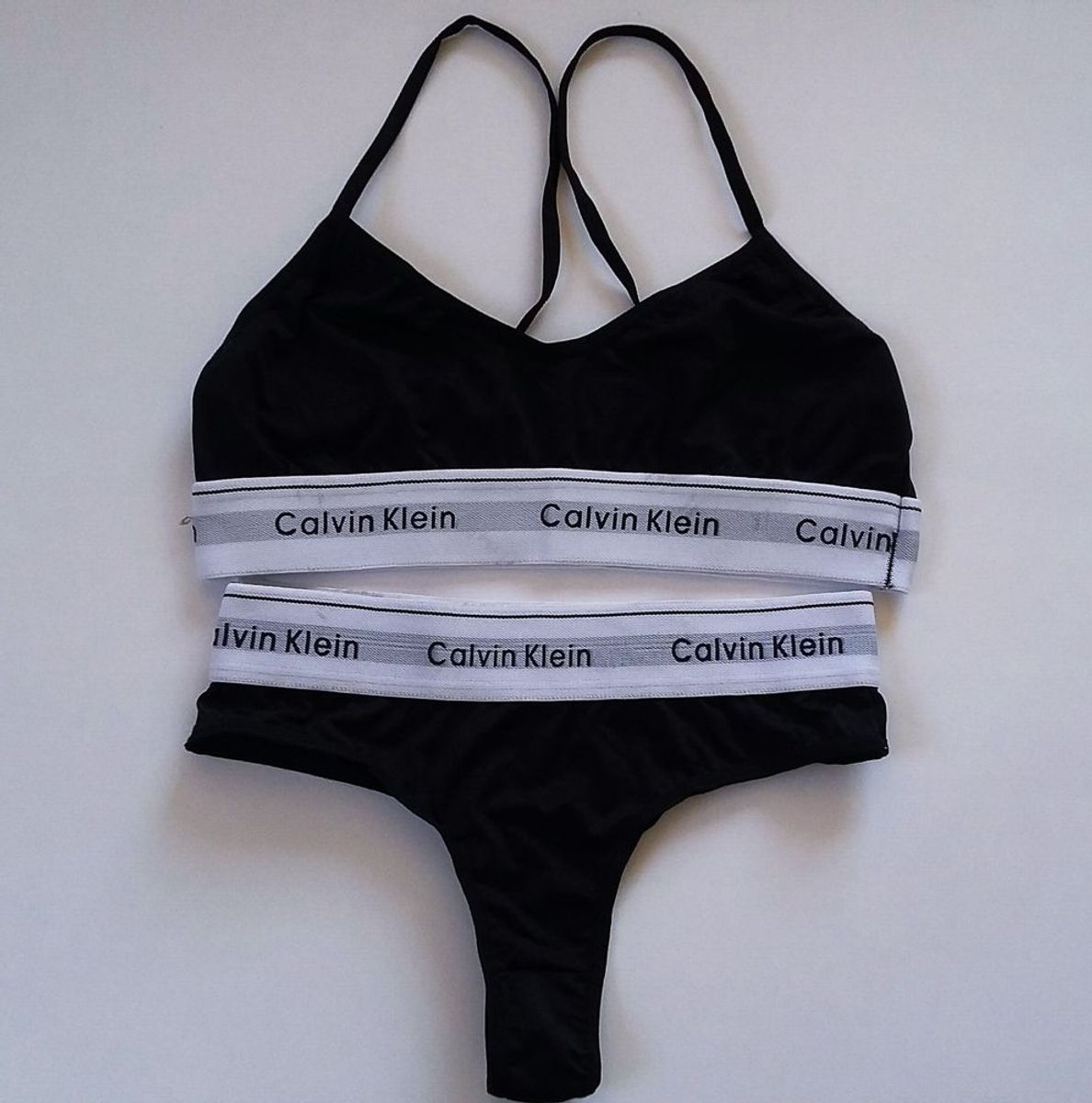 Conjunto Calvin Klein Top e Calcinha Cores e Tamanhos | Lingerie Feminina  Calvin Klein Nunca Usado 35475091 | enjoei