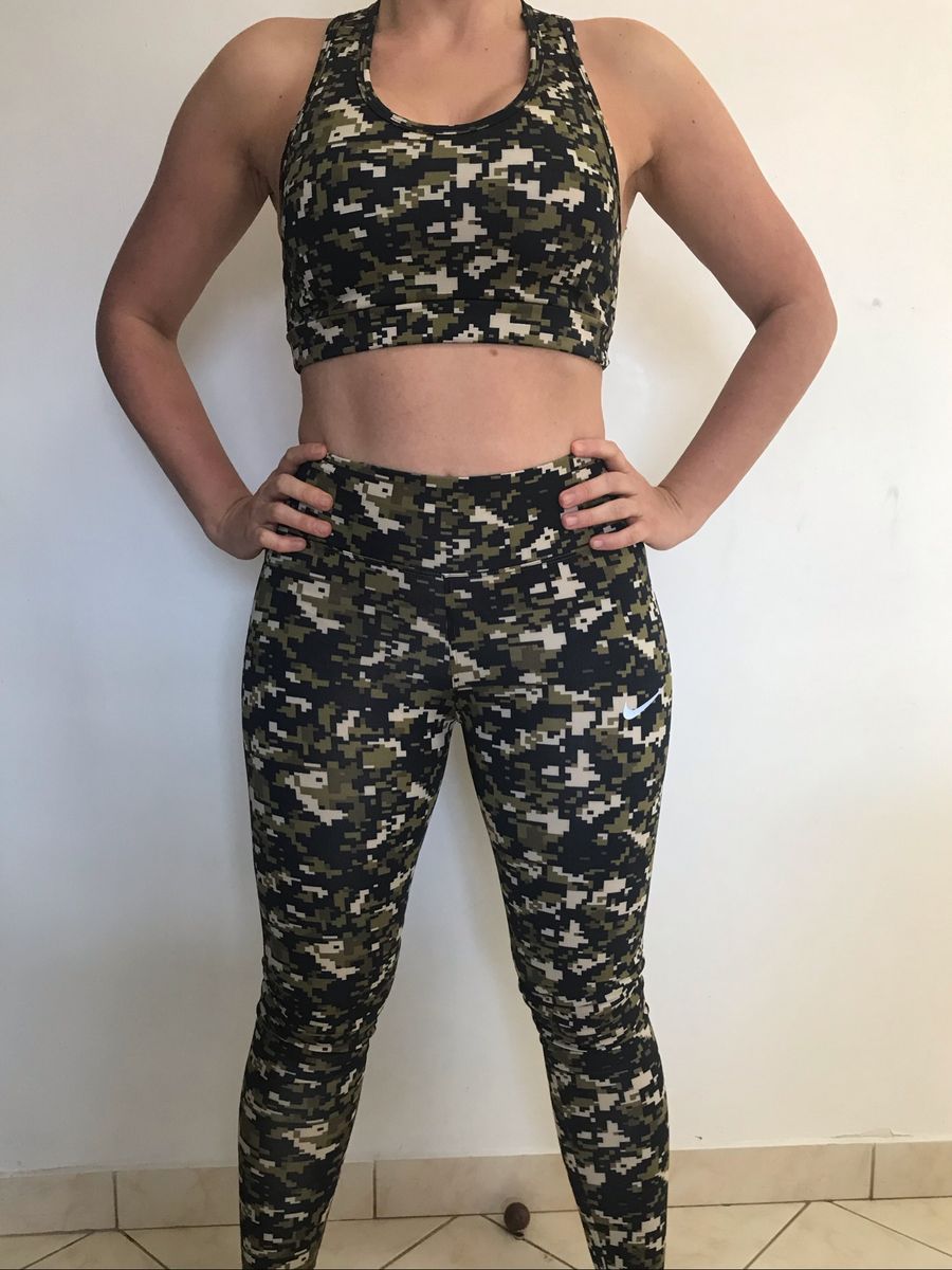 calça nike camuflada feminina