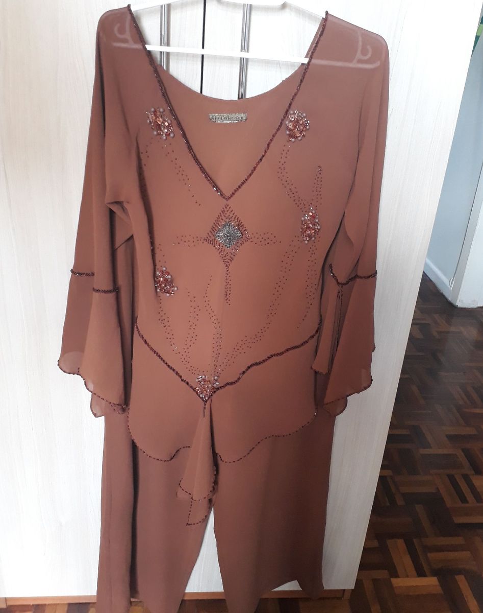 roupa de festa calça e blusa