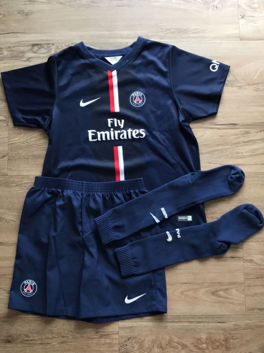 conjunto de roupa de futebol