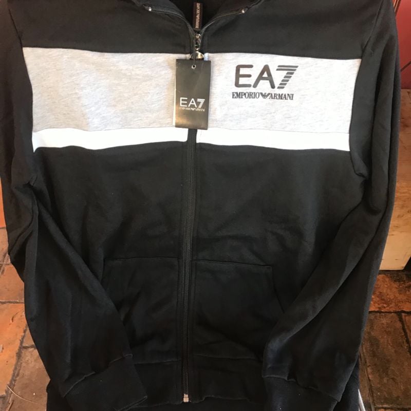 Conjunto de Moletom Emporio Armani Ea7 Preto Tam G Roupa Esportiva  Masculino Emporio Armani Nunca Usado 35945382 enjoei