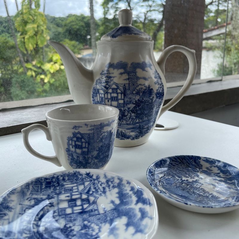 Jogo de Chá e Café em Porcelana Azul Colonial, Compre Online