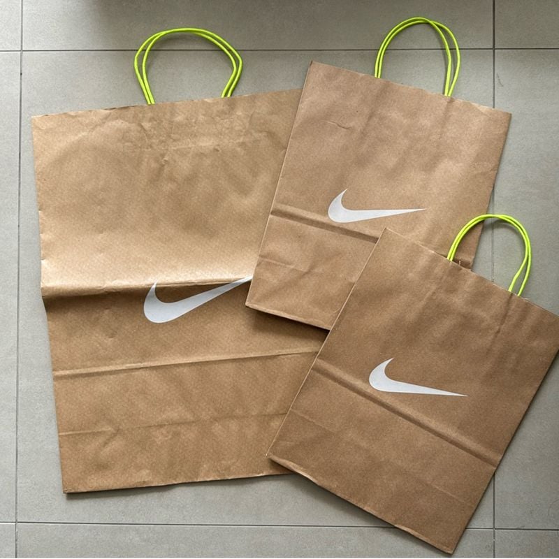 Sacola de papel store nike